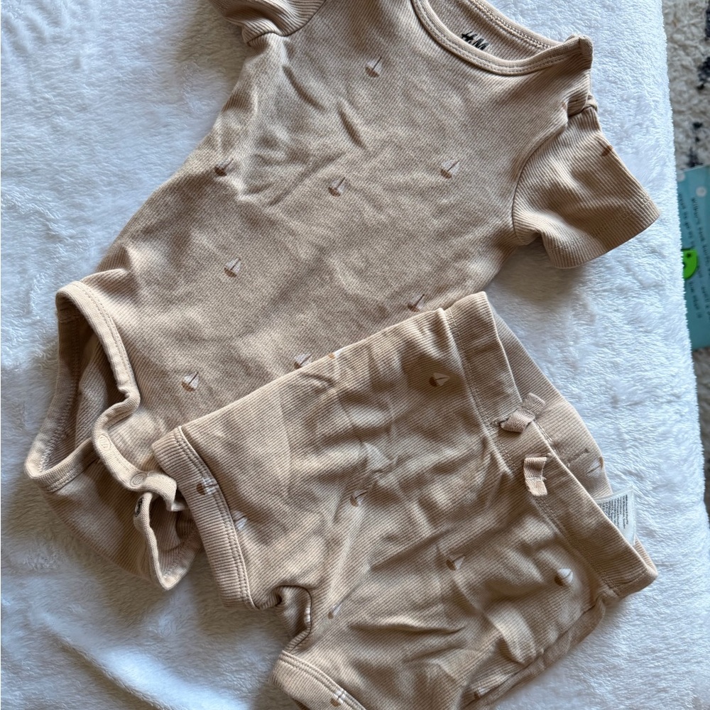 H&M Organic Cotton Beige Baby Top